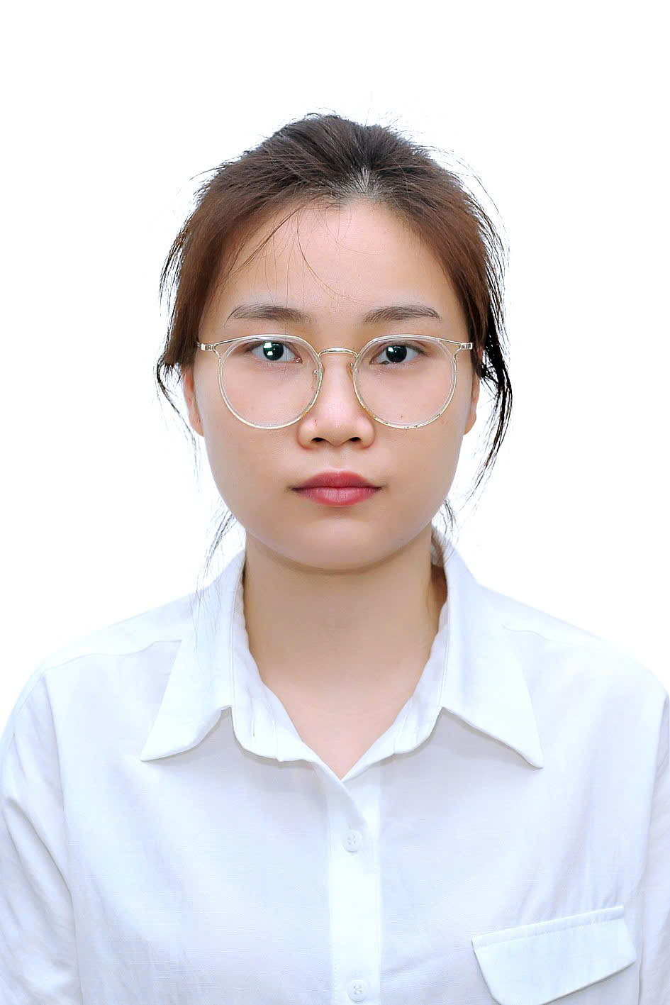 Hai tháng trôi qua thật nhanh, hôm nay đã là buổi học cuối cùng rồi. Đối với em, đây là một khóa học rất đặc biệt. Em chưa bao giờ học một khóa học mà có nhiều giáo viên như vậy, thậm chí nhiều hơn cả số lượng học sinh. Nhưng cũng chính vì vậy mà em đã học được rất nhiều, từ mỗi thầy cô một chút.  Qua 2 tháng, em đã biết cách triển khai tiến hành từng phần học, biết được  một bài giảng phải có những phần nào. Ngoài ra, em cũng được học thêm về ứng dụng công nghệ vào trong giảng dạy. Phần tạo hình ảnh bằng IA khá là hay, giúp em tiết kiệm được nhiều thời gian.